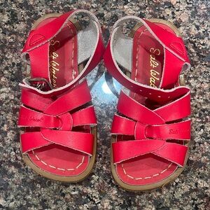 Saltwater by Hoy Red toddler Sz 7